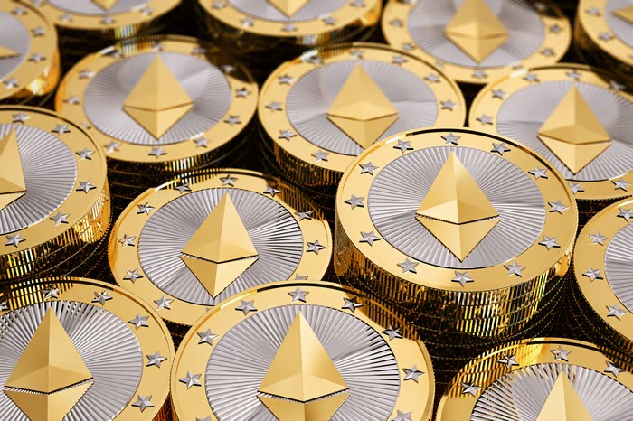 Цена Ethereum формирует двойную вершину на фоне реакции рынка на напряженность в отношениях с Ираном. Произойдет ли обвал? — Крипто Новости