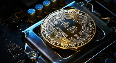 Доходы майнеров биткоина упали до рекордного минимума: удержится ли BTC выше $60 000? — Крипто Новости
