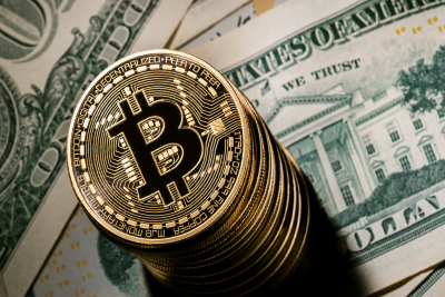 Биткоин держится выше $79 000: притоки в ETF идут самой длинной серией с апреля — Крипто Новости